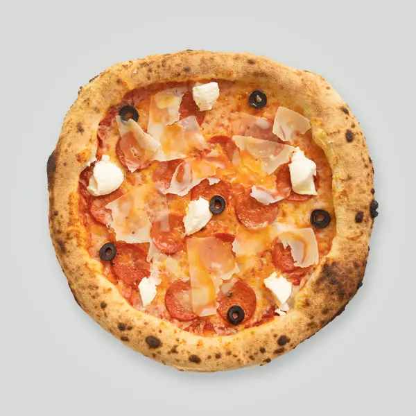 Pizza Toscane Pepperoni — sauce tomate mozzarella pepperoni ricotta parmesan — Gucciano Lab Marrakech
